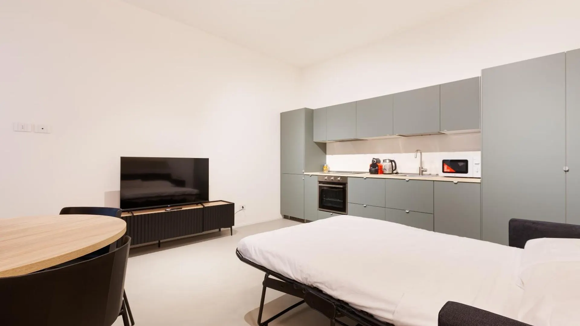 Guesthost - Cozy Studio Apartment Tortona Milan